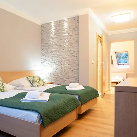 Dolina Lesnicy & Feriested Brenna